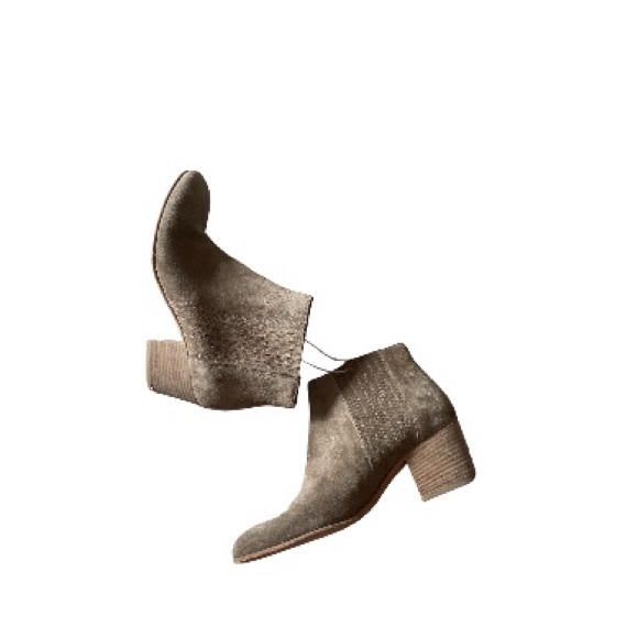 Brand new Vince Haider Gored Suede Ankle Boot, Flint - Picture 5 of 8